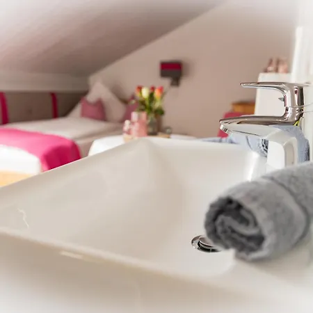 Gaestehaus Sattlerhof * Бернау-ам-Кимзее